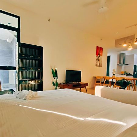 New Georgetown Instagramable 2Br Homestay For 10Pax 无敌美景两房民宿 Beacon Executive Suite Kültér fotó